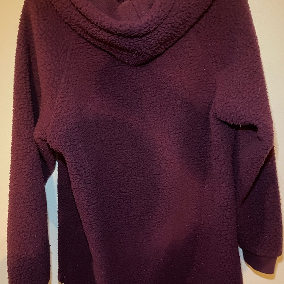 Burgundy VS Victorias Secret Pink Size XS Sherpa hooded trendy quarter zip - Picture 3 of 5